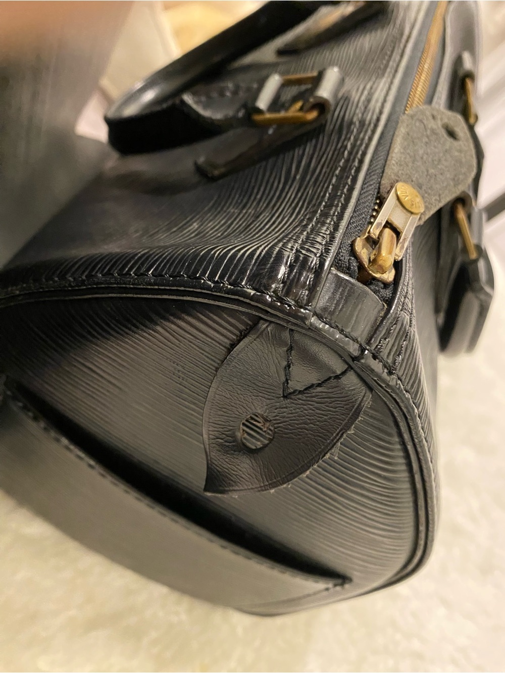 Louis Vuitton Black Epi Leather Speedy 25 - Picture 7 of 11